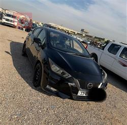 نيسان فيرسا